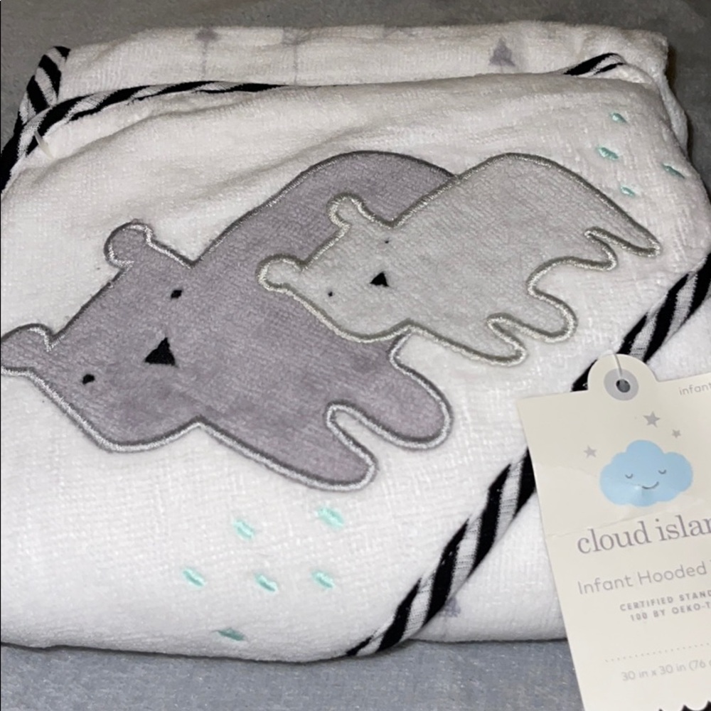Bear Infant hooded towel